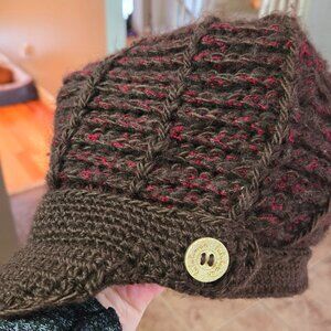 LULULEMON VINTAGE knit cap with brim, wood logo button